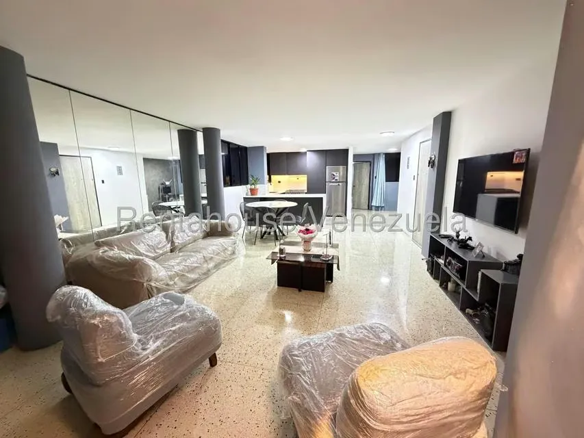 Apartamento (1 Nivel) en Venta en La Florida, Distrito Metropolitano - 5