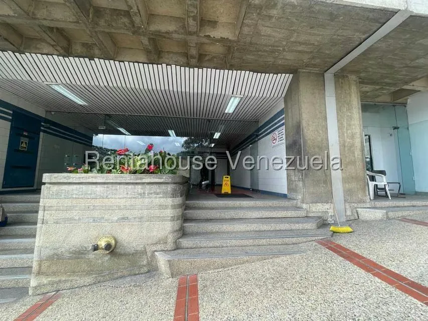 Local Comercial en Alquiler en El Valle, Distrito Metropolitano - 2