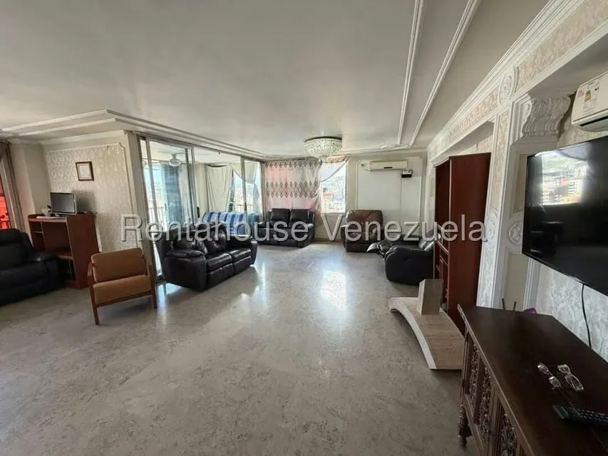 Apartamento (1 Nivel) en Venta en La Florida, Distrito Metropolitano - 3