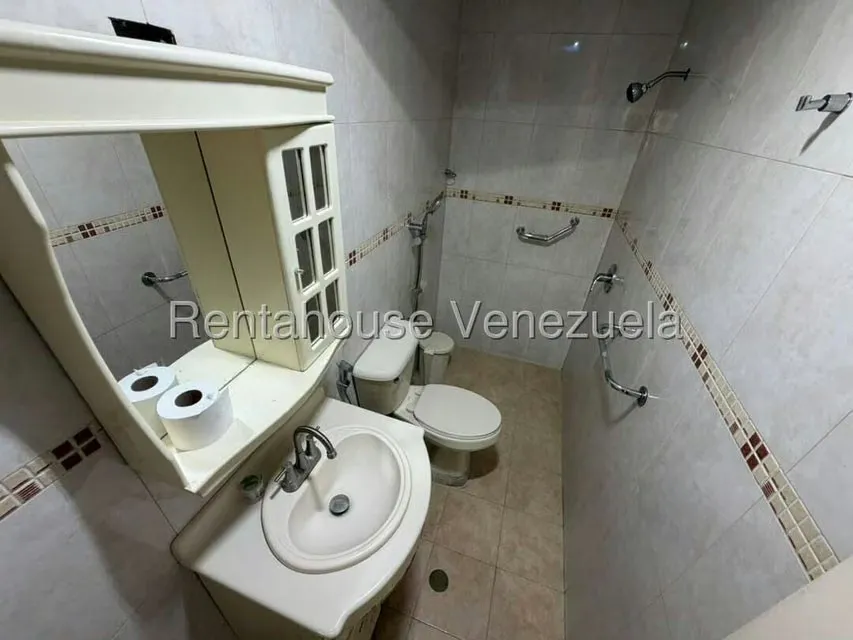 Apartamento (1 Nivel) en Venta en La Florida, Distrito Metropolitano - 38