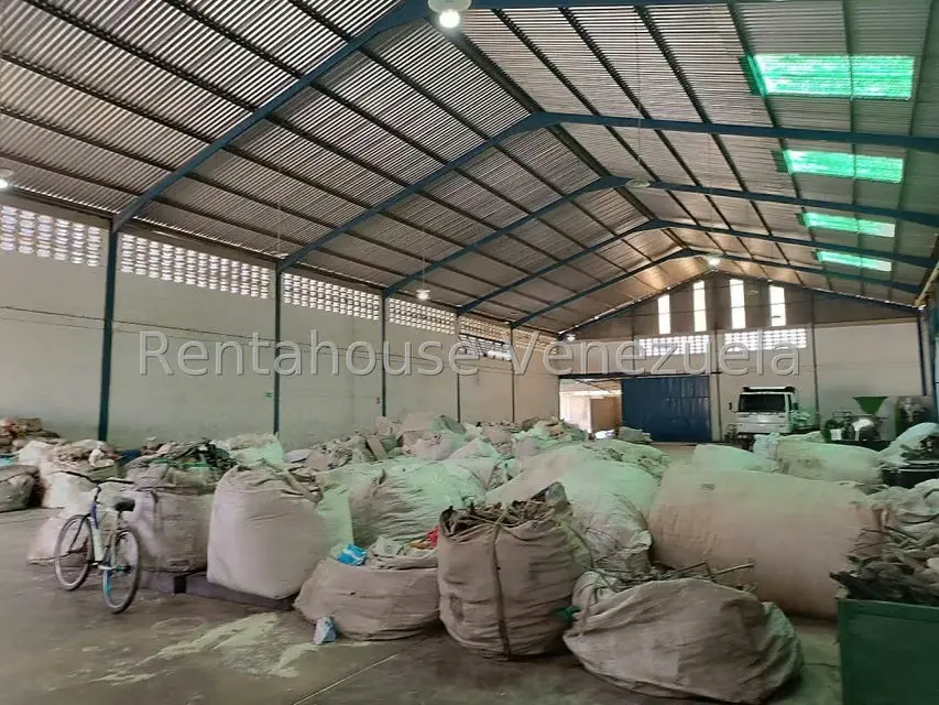 Comercial (Galpon - Deposito) en Venta en Urbanizacion Industrial Santa Cruz, Aragua - 33