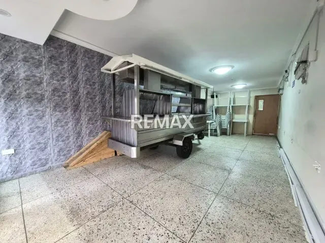 LOCAL COMERCIAL EN VENTA - 4