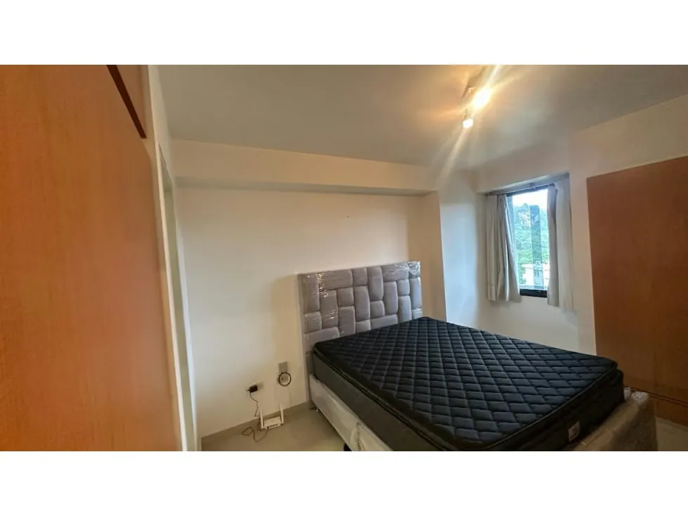Apartamento actualizado y amoblado en la Urb El Peñon - 11