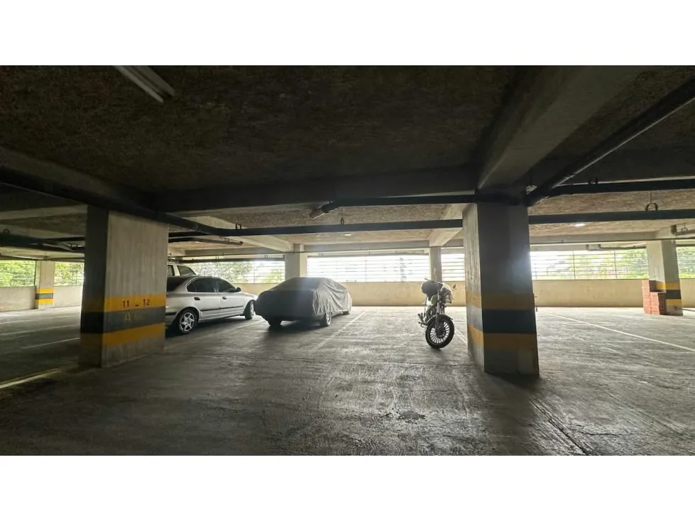 Apartamento actualizado y amoblado en la Urb El Peñon - 16