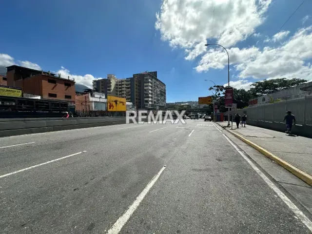 Local comercial en alquiler en Buena Vista Av Feo de Miranda - 8