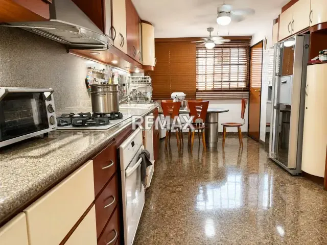 Amplio Townhouse en Alquiler en Alta Florida con Rooftop, Jacuzzi y Pozo Propio - 5