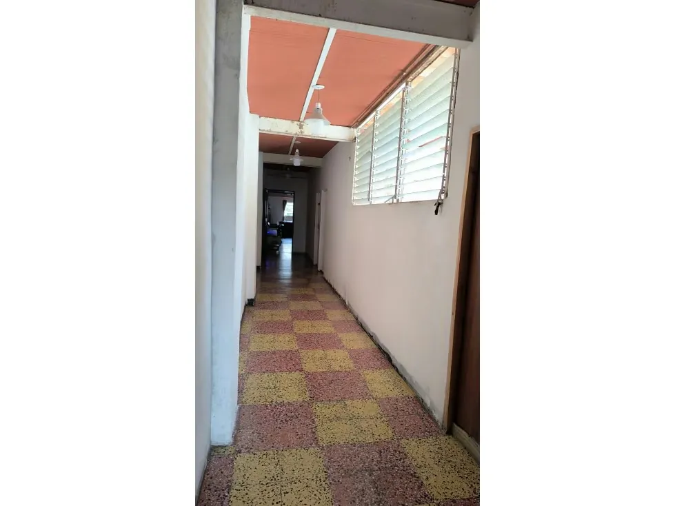 EDIFICIO COMERCIAL PARROQUIA ALTAGRACIA ESQUINA DR. GONZALEZ - 5
