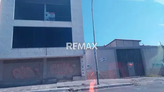 Edificio Comercial en Venta Carrera 19 entre Calles 13 y 14 Zona Este - Barquisimeto