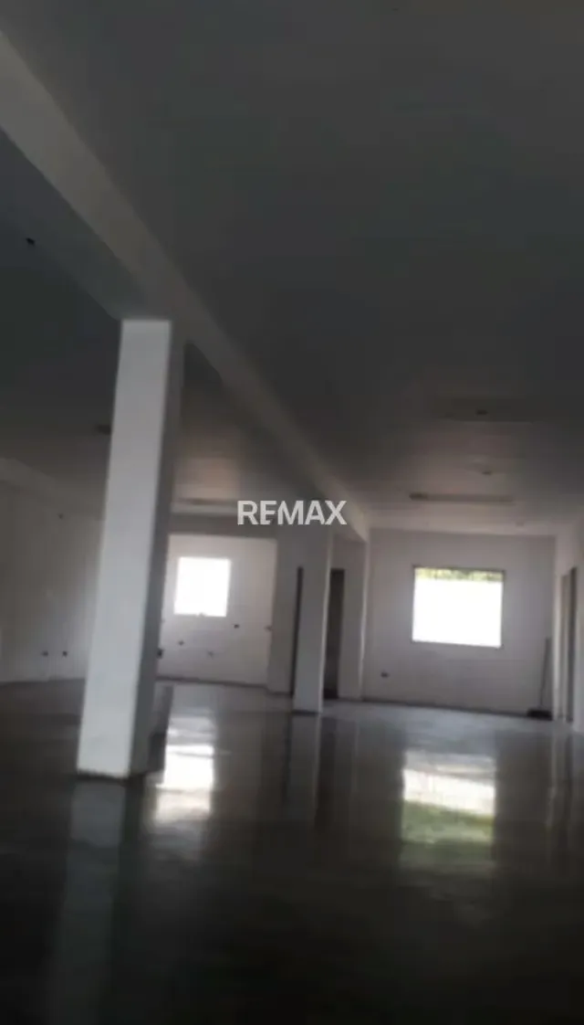 Edificio Comercial en Venta Carrera 19 entre Calles 13 y 14 Zona Este - Barquisimeto - 2