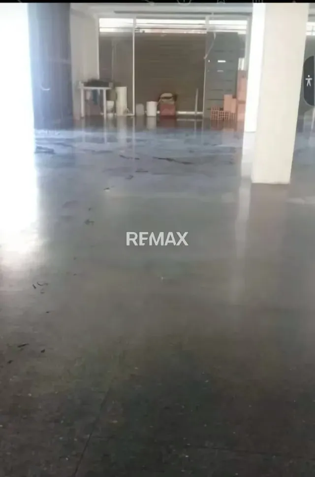 Edificio Comercial en Venta Carrera 19 entre Calles 13 y 14 Zona Este - Barquisimeto - 3