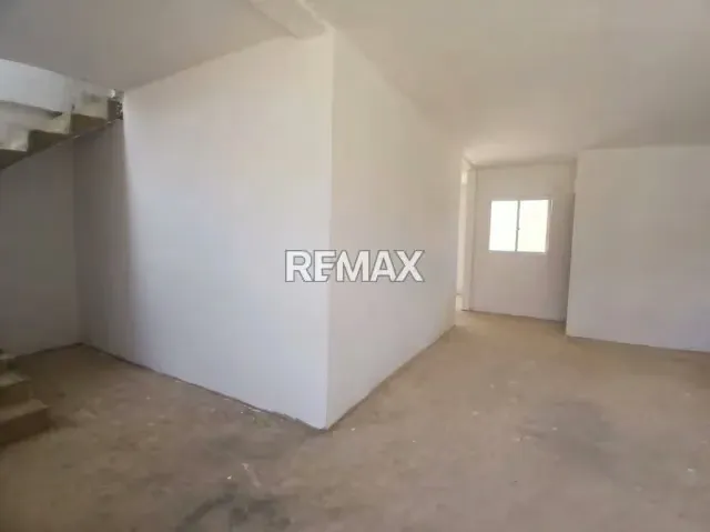 Se Vende Casa en Obra Gris en Urbanismo Privado Coro Edo. Falcón - 2