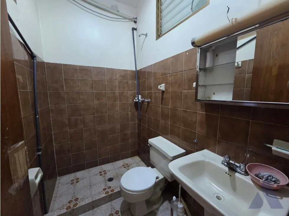 Alquilo casa 375m2 Montecristo 3364 - 5