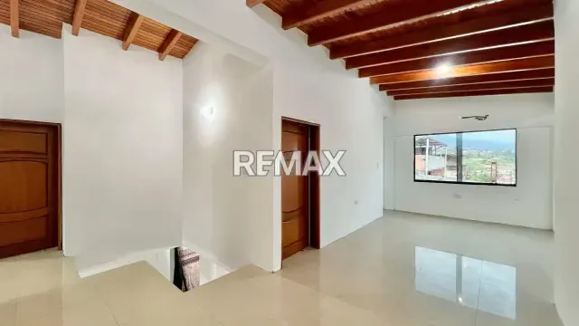 Galpon con Casa en obra blanca. - 13
