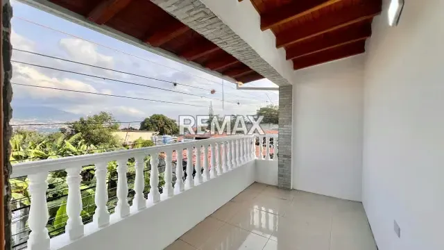 Galpon con Casa en obra blanca. - 7