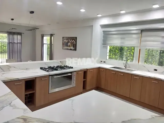 Se Alquila bella Casa Amoblada en Urbanización Campestre San Miguel - 2