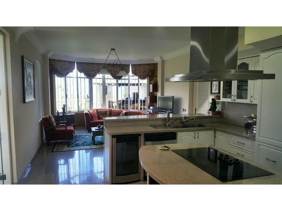 Venta Casa Lomas de La Lagunita 740m2 - 5