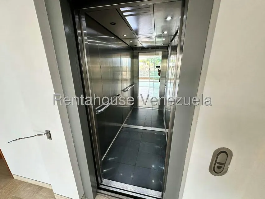 Apartamento (1 Nivel) en Venta en Mirador de Los Campitos I, Distrito Metropolitano - 4