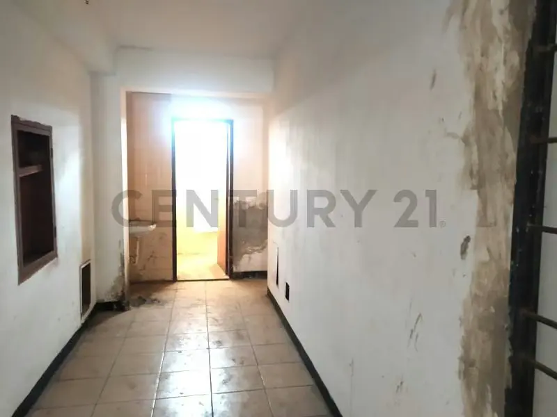 En Venta Edificio con Local Comercial nivel calle, Ideal para Oficinas, - 13