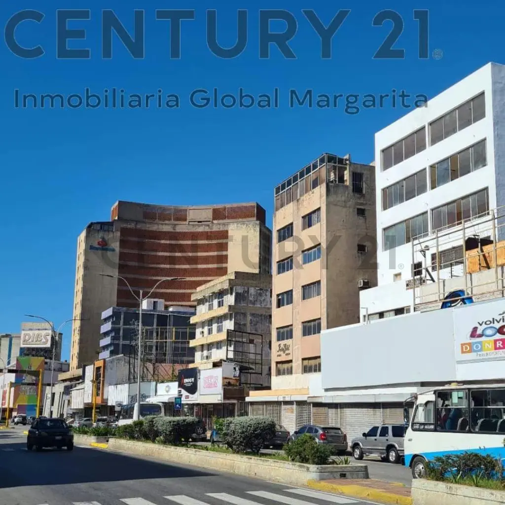 En Venta Edificio con Local Comercial nivel calle, Ideal para Oficinas, - 3