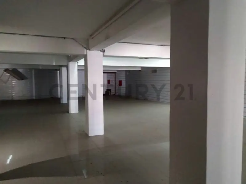 En Venta Edificio con Local Comercial nivel calle, Ideal para Oficinas, - 5