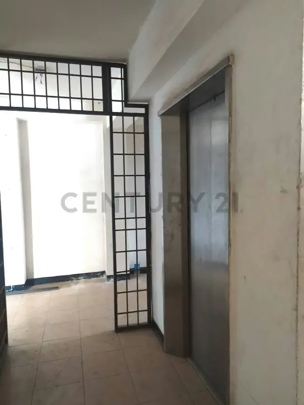 En Venta Edificio con Local Comercial nivel calle, Ideal para Oficinas, - 7