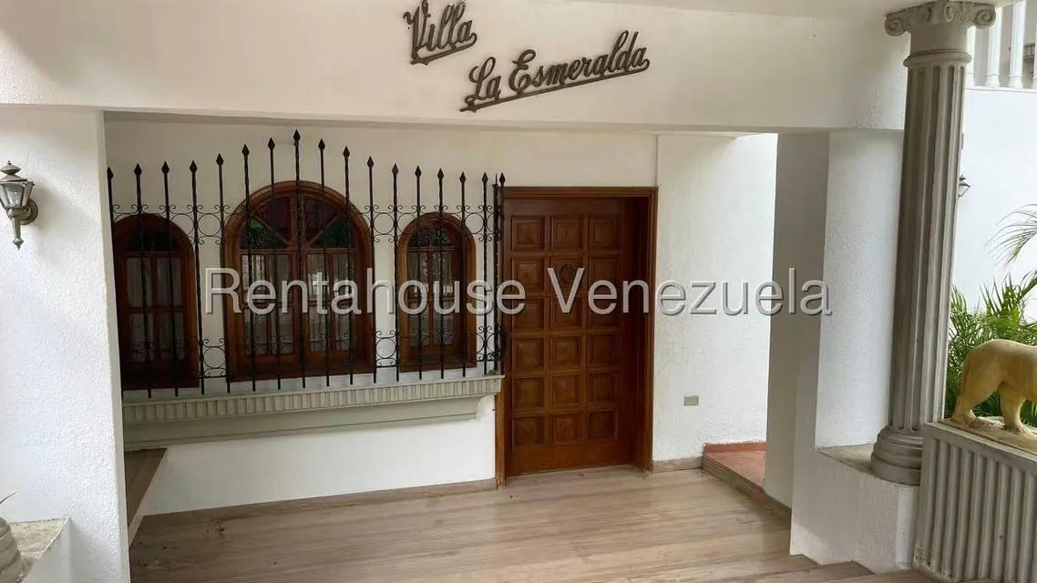 Casa (Multipes Niveles) en Venta en Prados del Este, Distrito Metropolitano - 2