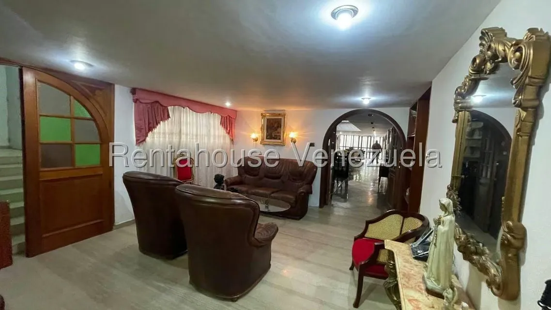 Casa (Multipes Niveles) en Venta en Prados del Este, Distrito Metropolitano - 14