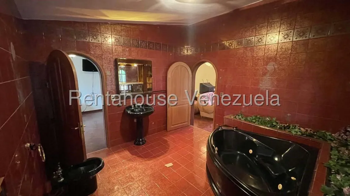 Casa (Multipes Niveles) en Venta en Prados del Este, Distrito Metropolitano - 21