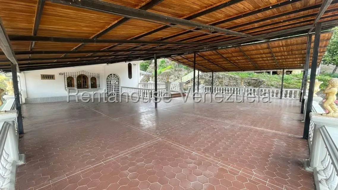 Casa (Multipes Niveles) en Venta en Prados del Este, Distrito Metropolitano - 28