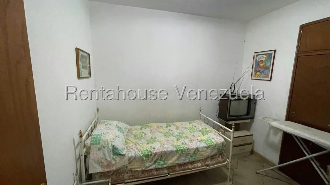 Casa (Multipes Niveles) en Venta en Prados del Este, Distrito Metropolitano - 35