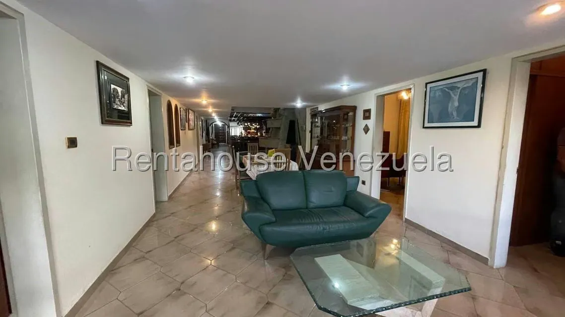 Casa (Multipes Niveles) en Venta en Prados del Este, Distrito Metropolitano - 8
