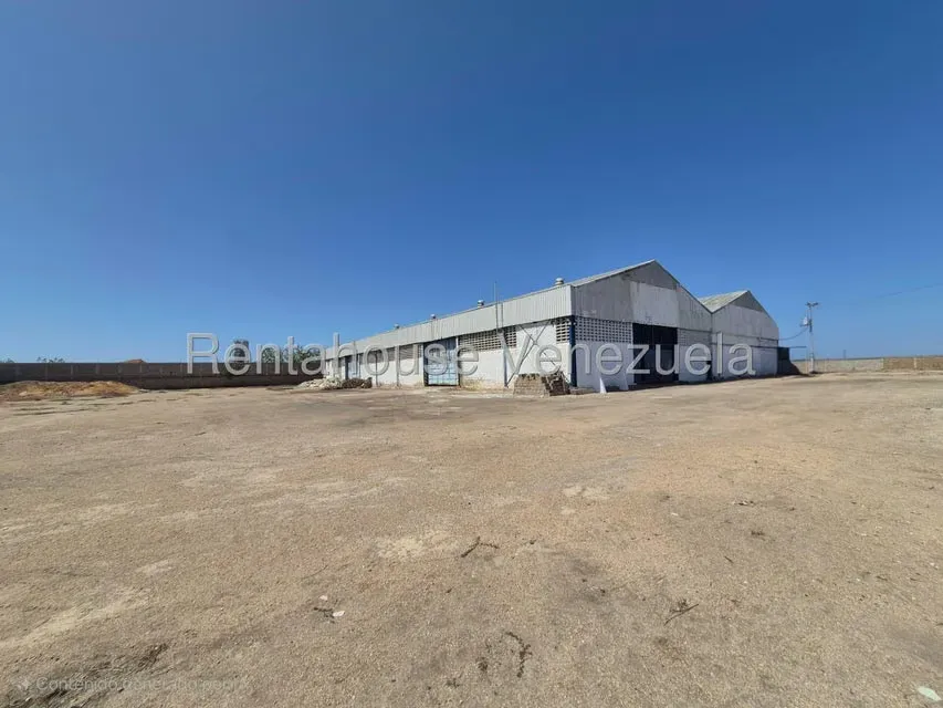 Local Comercial en Alquiler en Punta Cardon, Falcon - 2