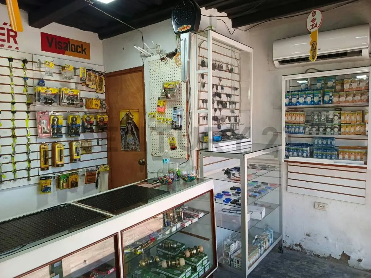 Venta Fondo de Comercio (Cerrajeria) en la Calle Milano de Porlamar - 2