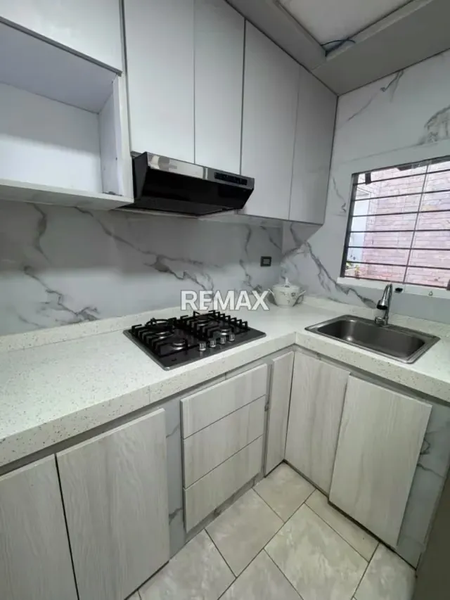 CASA EN VENTA URB. ROCA DEL NORTE - 5