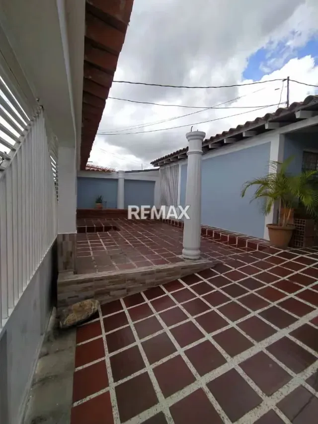 Se vende comoda y acogedora casa en Almarriera - 2