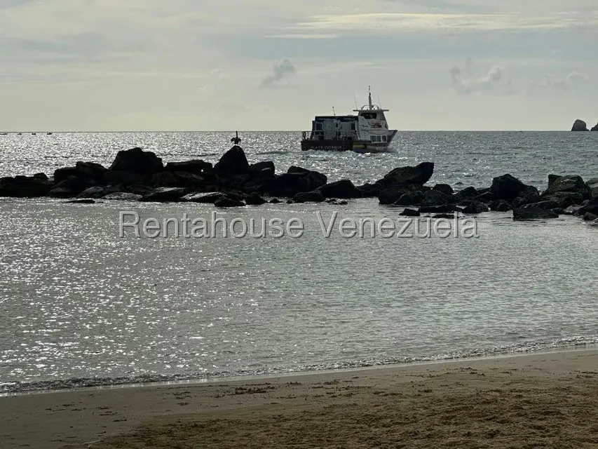 Townhouse (Duplex) en Venta en Costa Azul, Nueva Esparta - 14