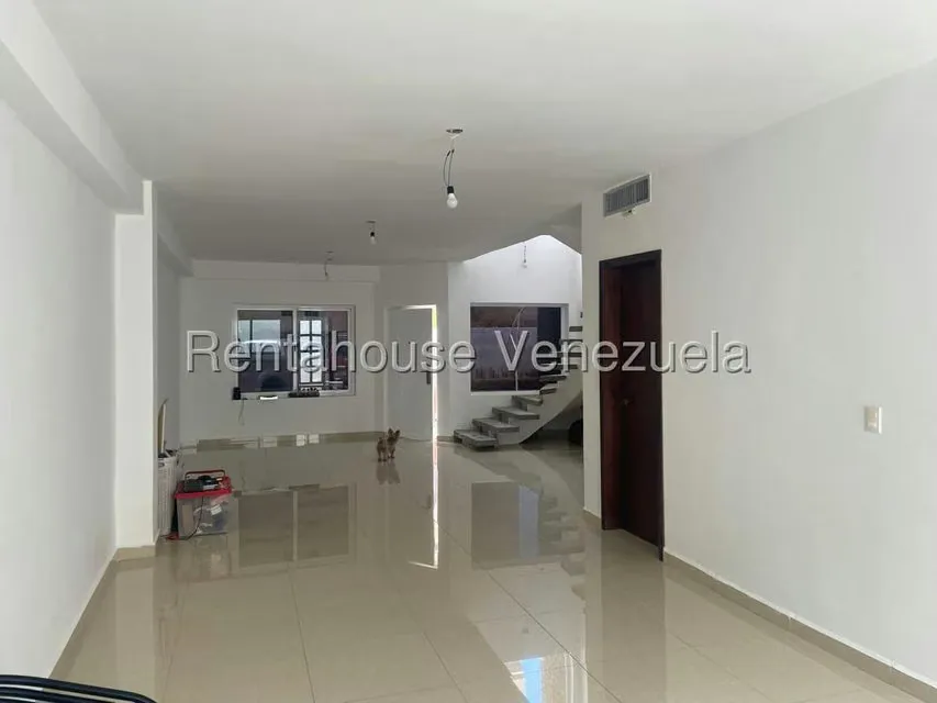 Townhouse (Duplex) en Venta en Costa Azul, Nueva Esparta - 4