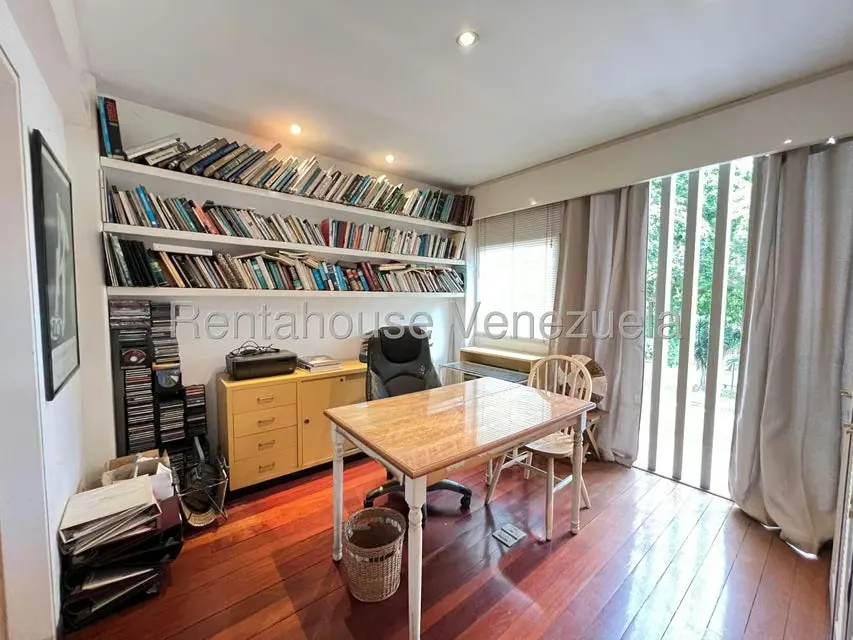 Casa (Multipes Niveles) en Venta en Santa Ines, Distrito Metropolitano - 25