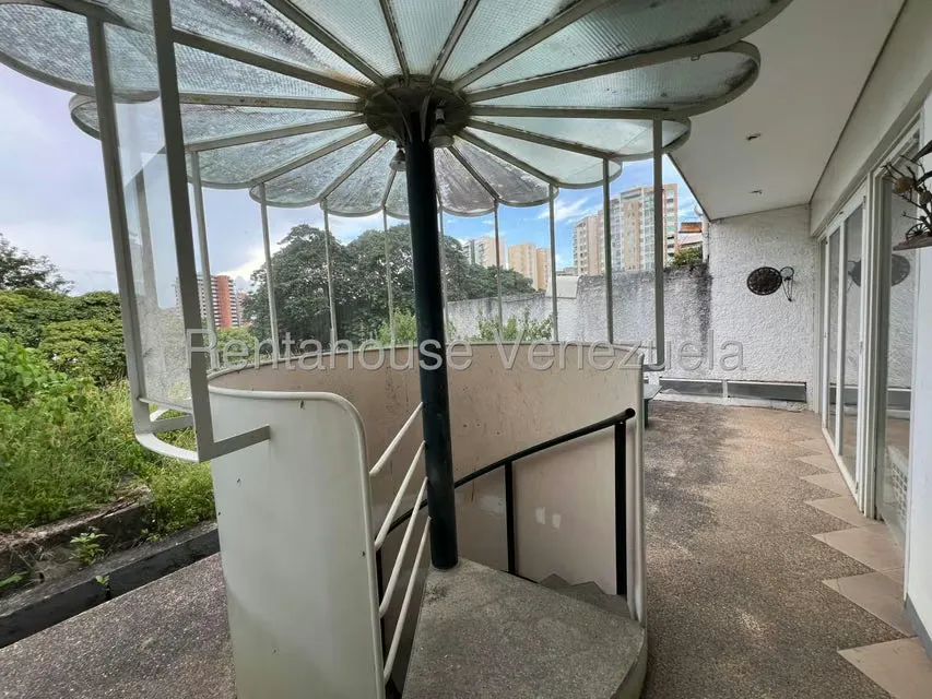 Casa (Multipes Niveles) en Venta en Santa Ines, Distrito Metropolitano - 28