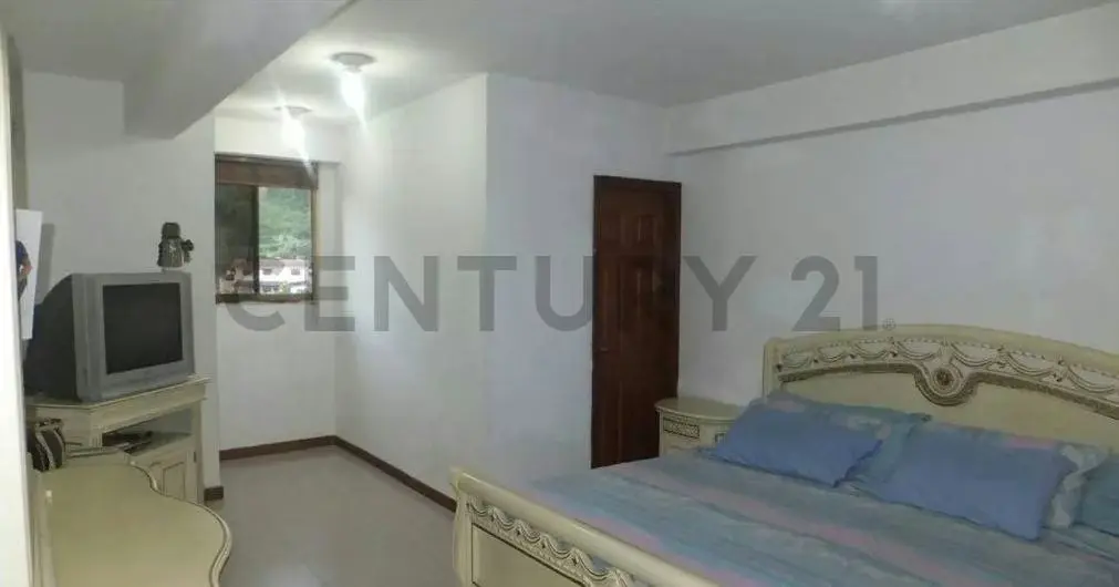 Venta de Apartamento con Amplia terraza en San Antonio de los Altos - 3
