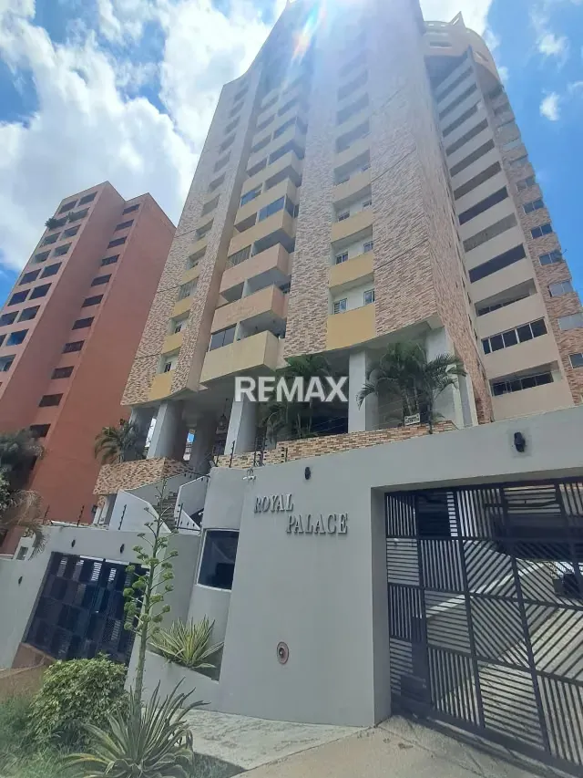 Venta hermoso apartamento Royal Palace El parral valencia