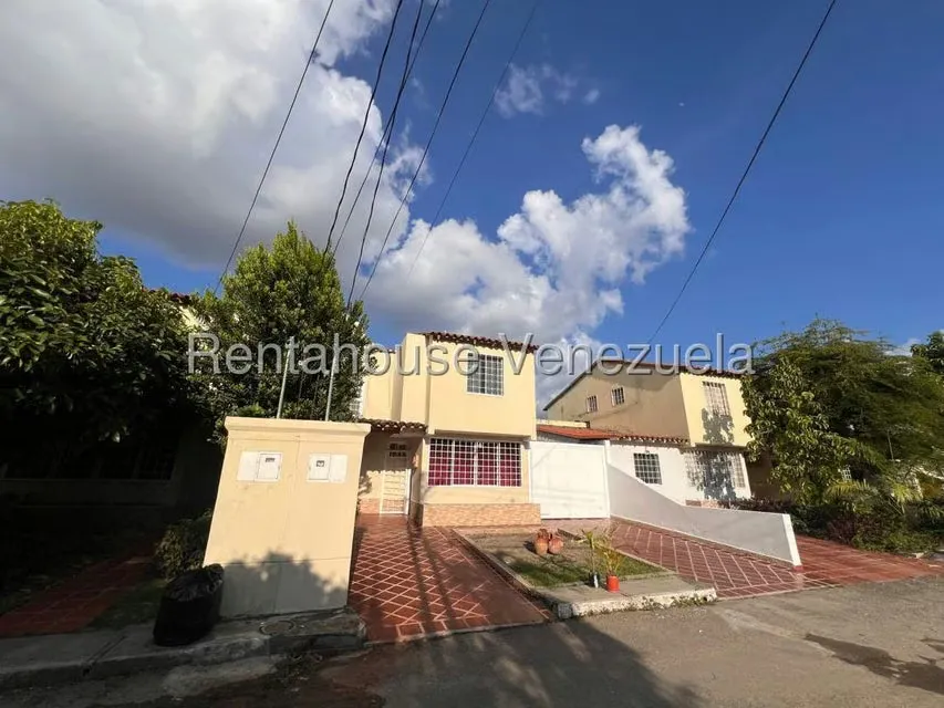 Casa (Duplex) en Alquiler en Centro, Lara - 3