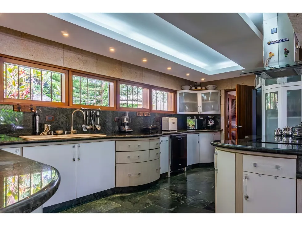 Hermosa casa en venta , Urb El Peñon 1000 M2 - 6