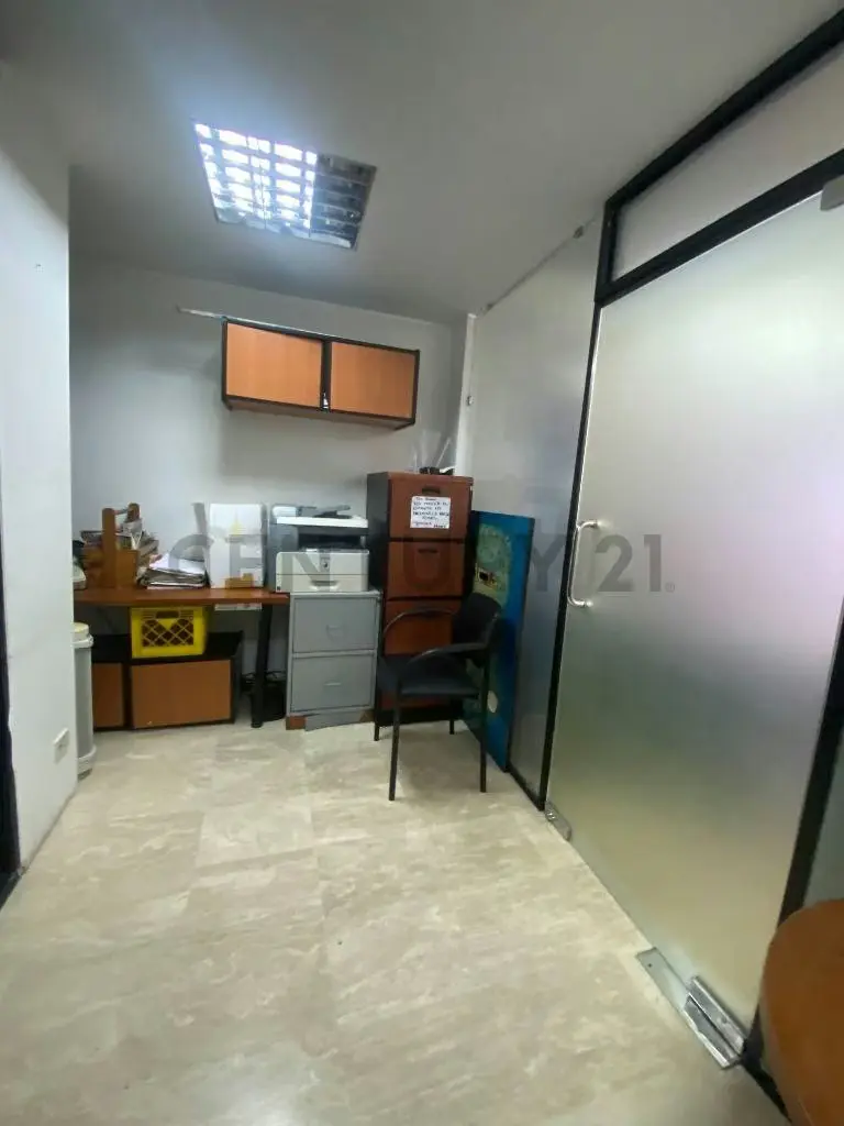 Venta de oficina en C.C. Bello Monte - 18