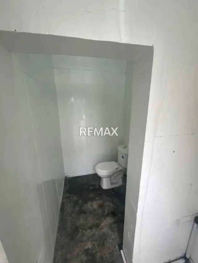 VENTA DE FONDO COMERCIO EN AV. PRINCIPAL EL LIMON - 9