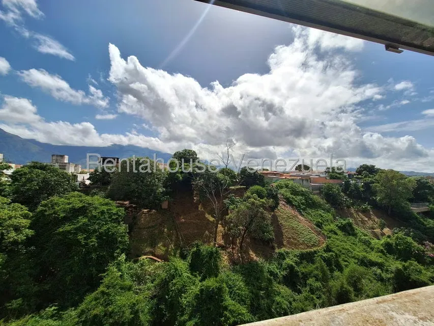 Oficina en Venta en Santa Paula, Distrito Metropolitano - 13