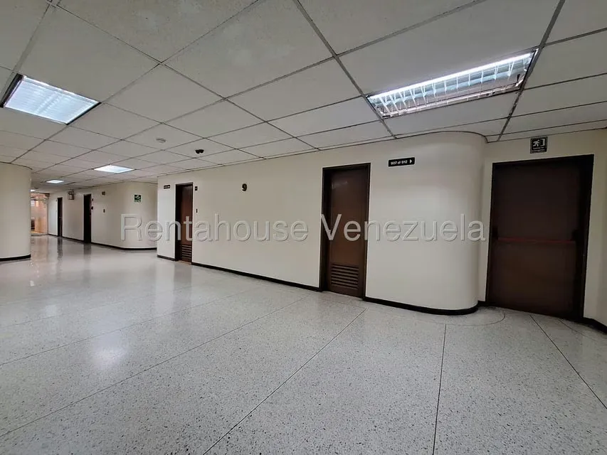 Oficina en Venta en Santa Paula, Distrito Metropolitano - 7