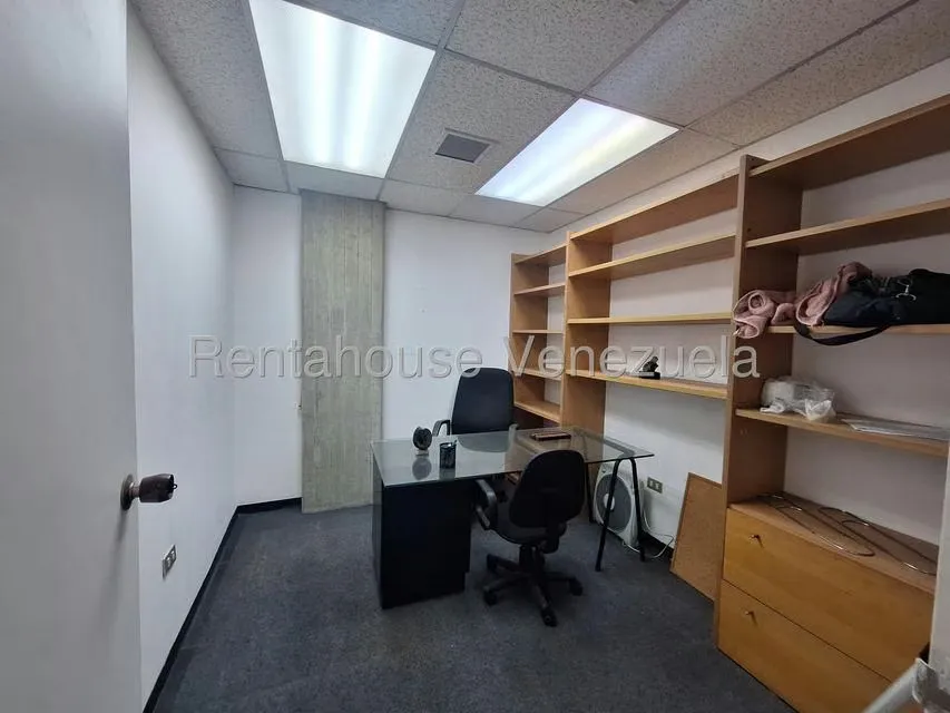 Oficina en Venta en Santa Paula, Distrito Metropolitano - 9