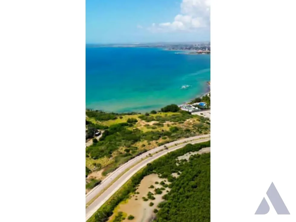 Se vende terreno 27.500m2 Porlamar 8960 - 3