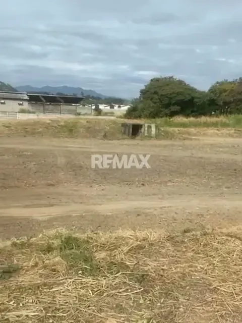 TERRENO EN VENTA CON GRAN POTENCIAL PARA DESARROLLO. - 2